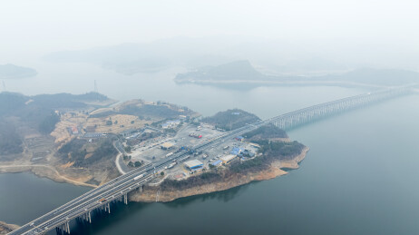 湖北丹江口水库桥梁道路交通航拍