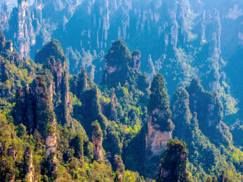 中国湖南张家界天子山风景区航拍风光