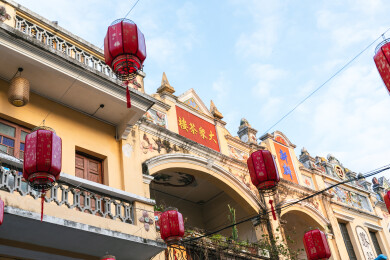 中国广东珠海市斗门区斗门旧街春节挂满灯笼