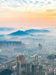 航拍湖北咸宁赤壁市城市清晨风光