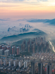 航拍湖北咸宁赤壁市城市清晨风光