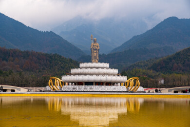 安徽九华山大愿文化园地藏圣像