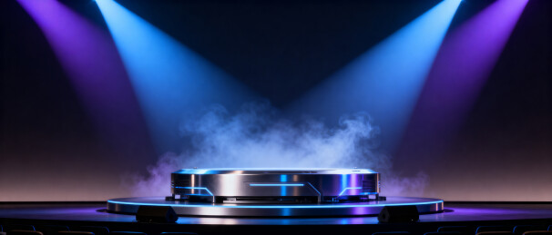 舞台聚光灯下的科技感展示台