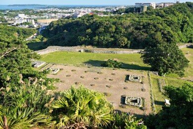 日本冲绳县宇流麻市，世界文化遗产胜连城迹