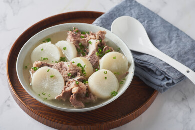 美味养生的经典猪尾骨萝卜汤