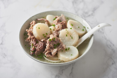 美味养生的经典猪尾骨萝卜汤