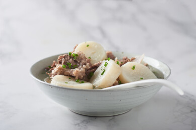 美味养生的经典猪尾骨萝卜汤