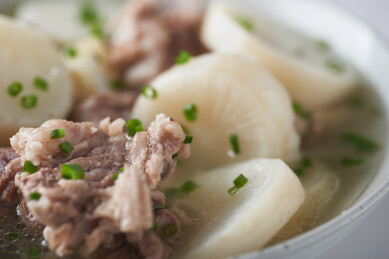 美味养生的经典猪尾骨萝卜汤