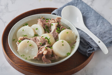 美味养生的经典猪尾骨萝卜汤