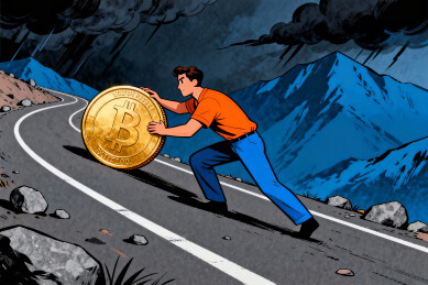 男子推比特币硬币上山