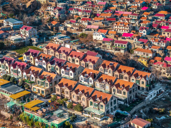 青岛崂山青山渔村晴天航拍