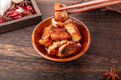 碗中美味水煎五花肉