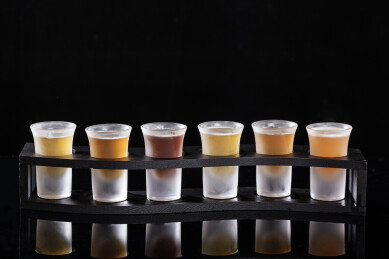  不同颜色日式小杯酒