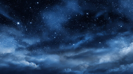 深邃夜空繁星点点云层缭绕