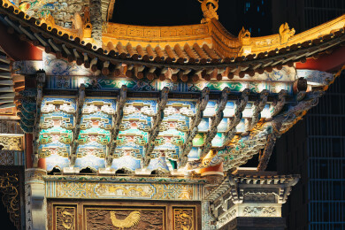 云南昆明热门旅游目的地金马碧鸡坊
