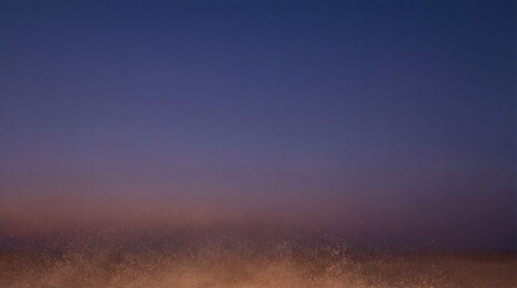 黄昏沙尘弥漫天空渐变