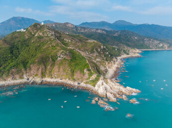 深圳大鹏半岛山海相连海岸线风光