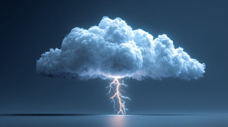 深蓝背景下的超现实雷电云