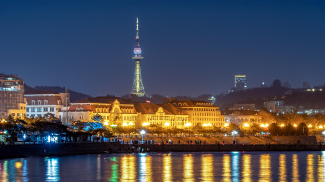 青岛前海一线城市暮色