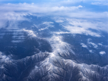 中国陕西秦岭太白山鳌太线航拍图