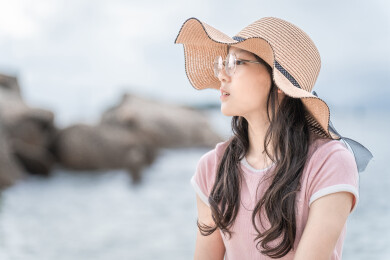 望向远方的文艺女生