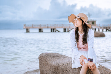 望向远方的文艺女生