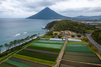 航拍日本鹿儿岛县开闻岳的风光