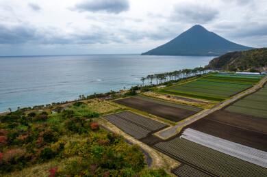 航拍日本鹿儿岛县开闻岳的风光