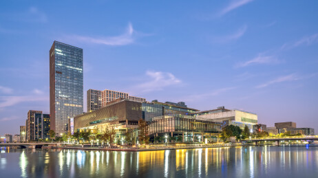 宁波东部新城商务区城市天际暮色