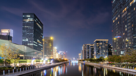 宁波东部新城商务区城市天际暮色