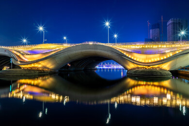 北京通州北运河千荷泻露桥夜景风光