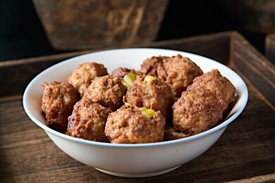 地方特色美食蔚县八大碗菜红烧牛肉丸子