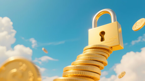金色锁与金币堆