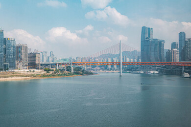 蓝天白云下重庆临江门江景城景