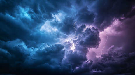 暴风雨中的闪电