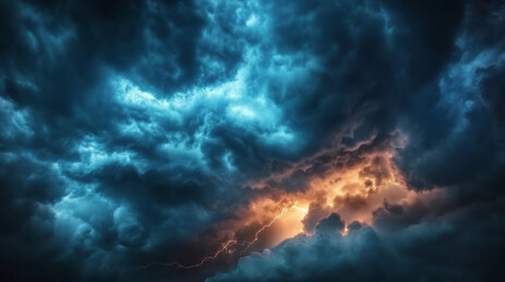 暴风雨中的闪电