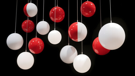红白银球形吊灯