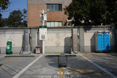 理想5G充电桩位空置场景实拍