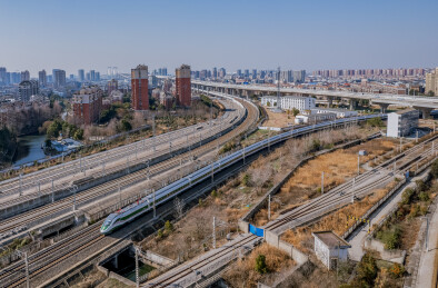 春运 复兴号动集列车行驶在芜湖普速铁路上