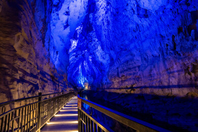 广西南丹县瑶望天下景区洞天盛境景观