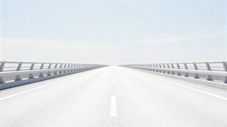 空旷桥梁道路延伸至远方