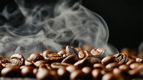 咖啡豆冒烟特写