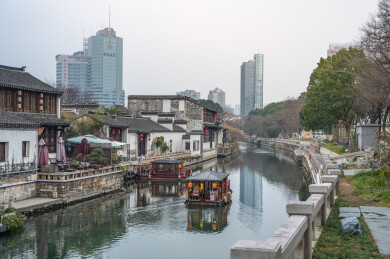 常州青果巷历史文化街区江南水乡古桥秋色