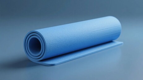 浅蓝色瑜伽垫卷起图