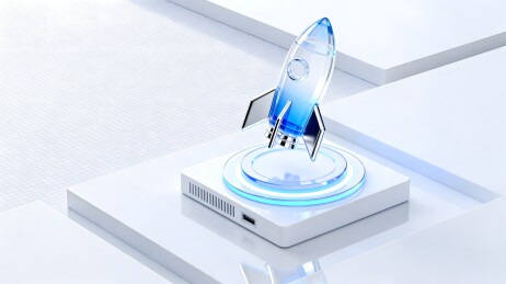蓝色透明火箭模型置于发光底座之上