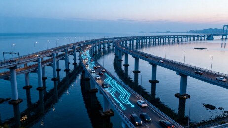 跨海大桥夜景车流繁忙
