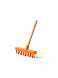 橙色木柄耙子静置于白底