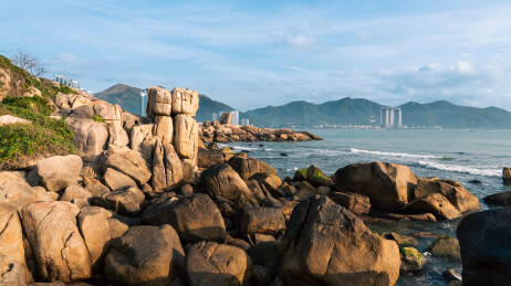 越南芽庄钟屿石岬