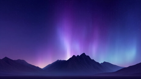 极光映照雪山夜景