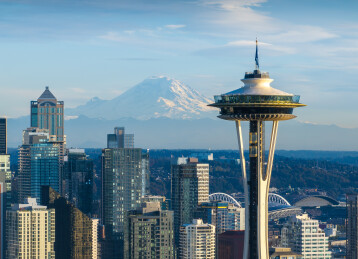 美国西雅图太空针塔城市高楼天际线风光航拍